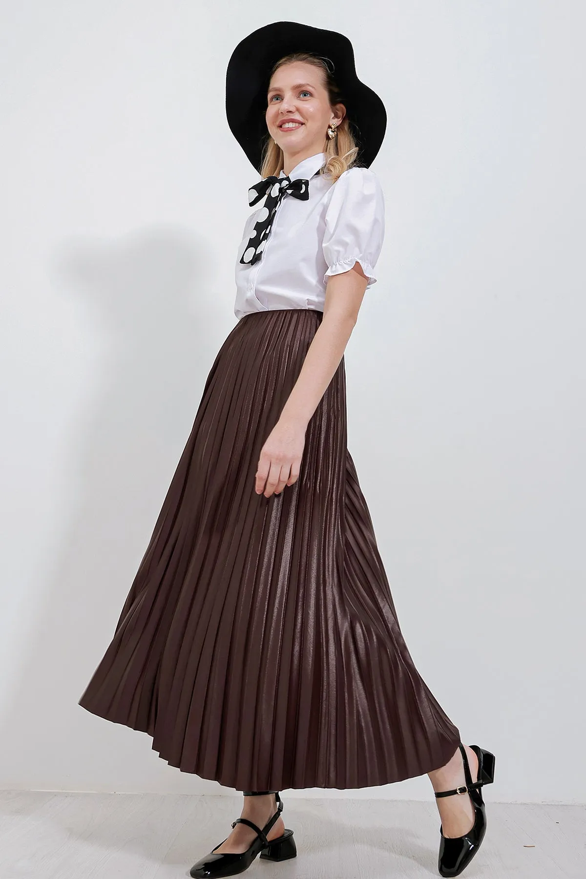 BGD Women Leather-Look Pleated Skirt - Brown - Corsico