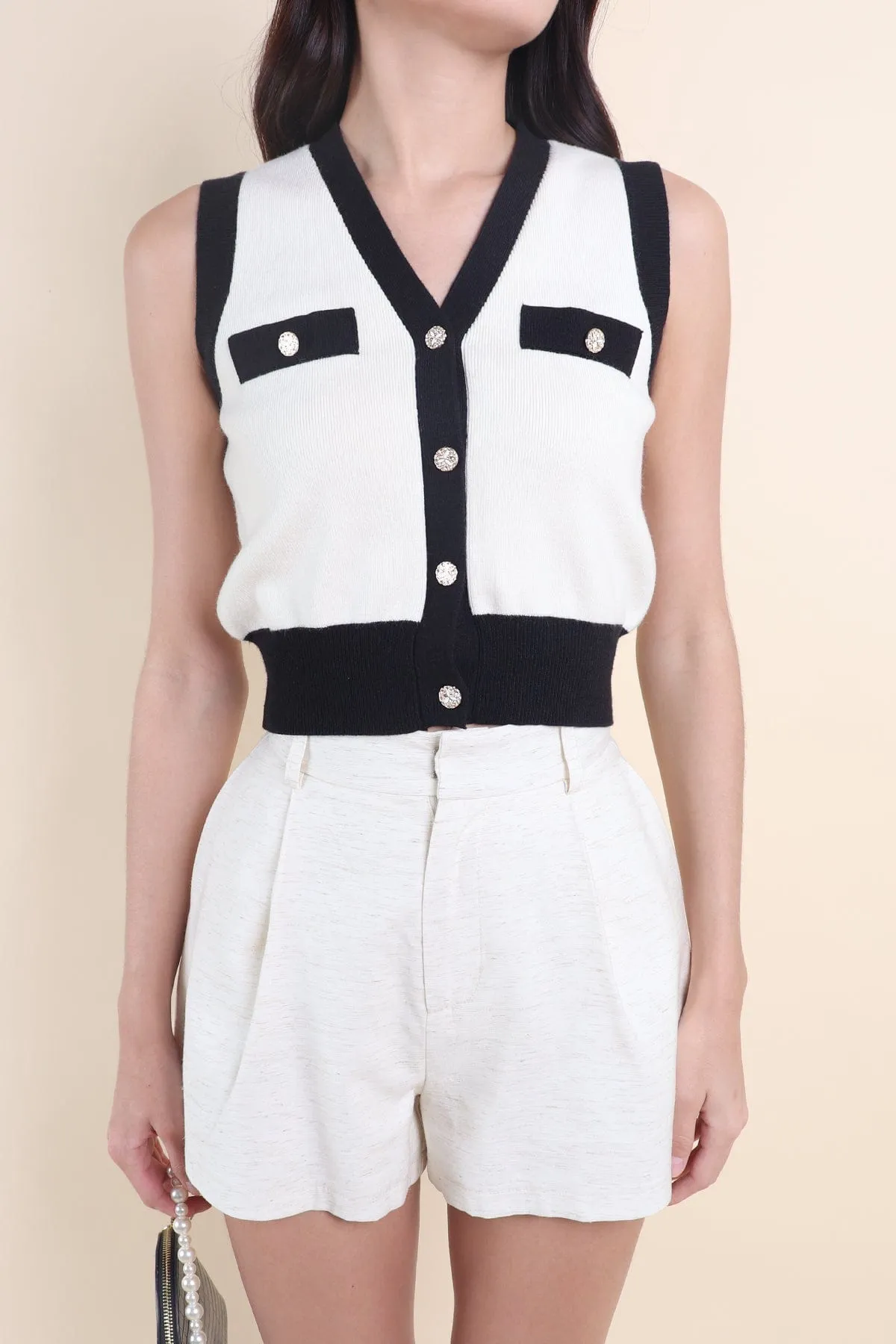CHARM CONTRAST KNIT TOP IN CREAM WHITE