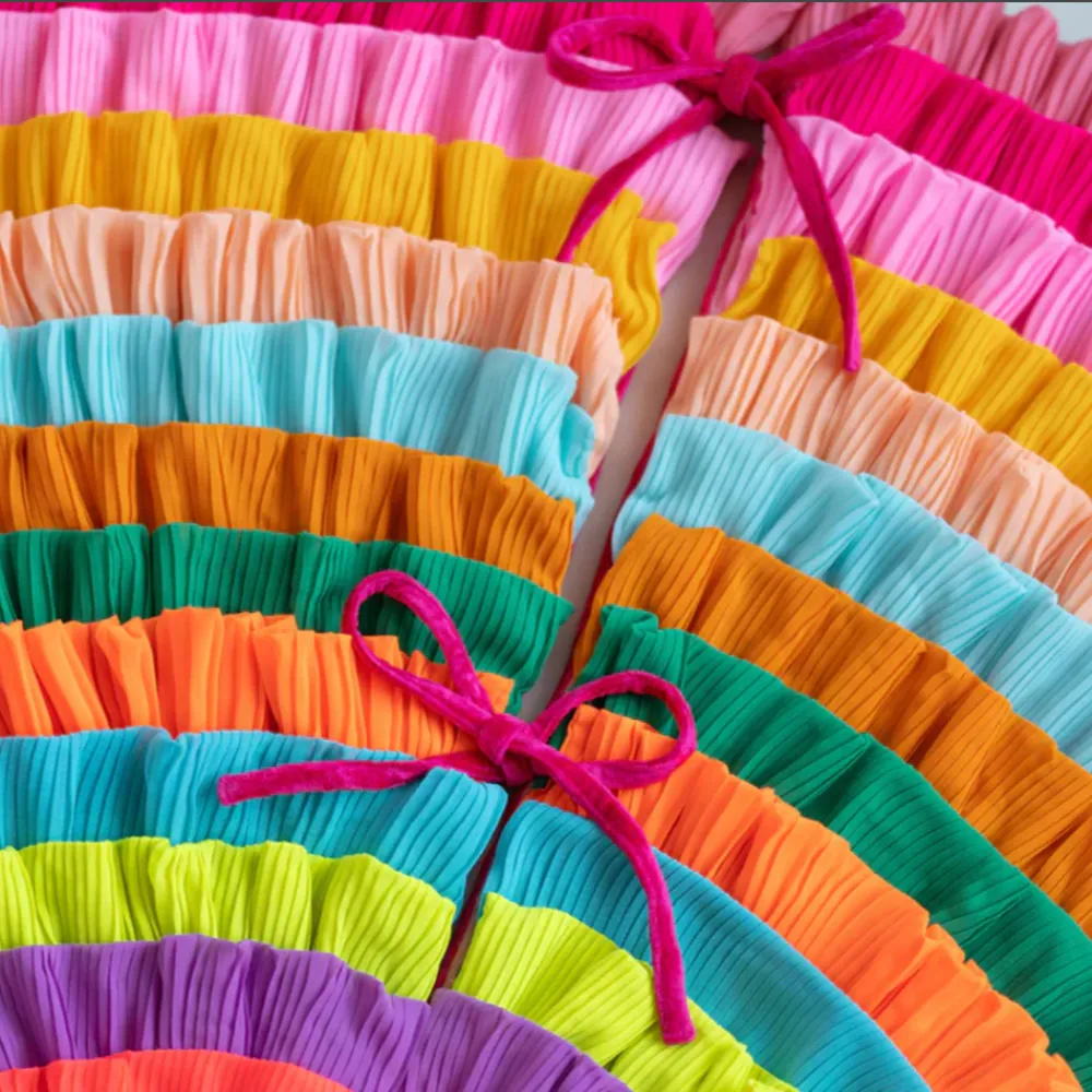 Color Pop Pleats Tree Skirt