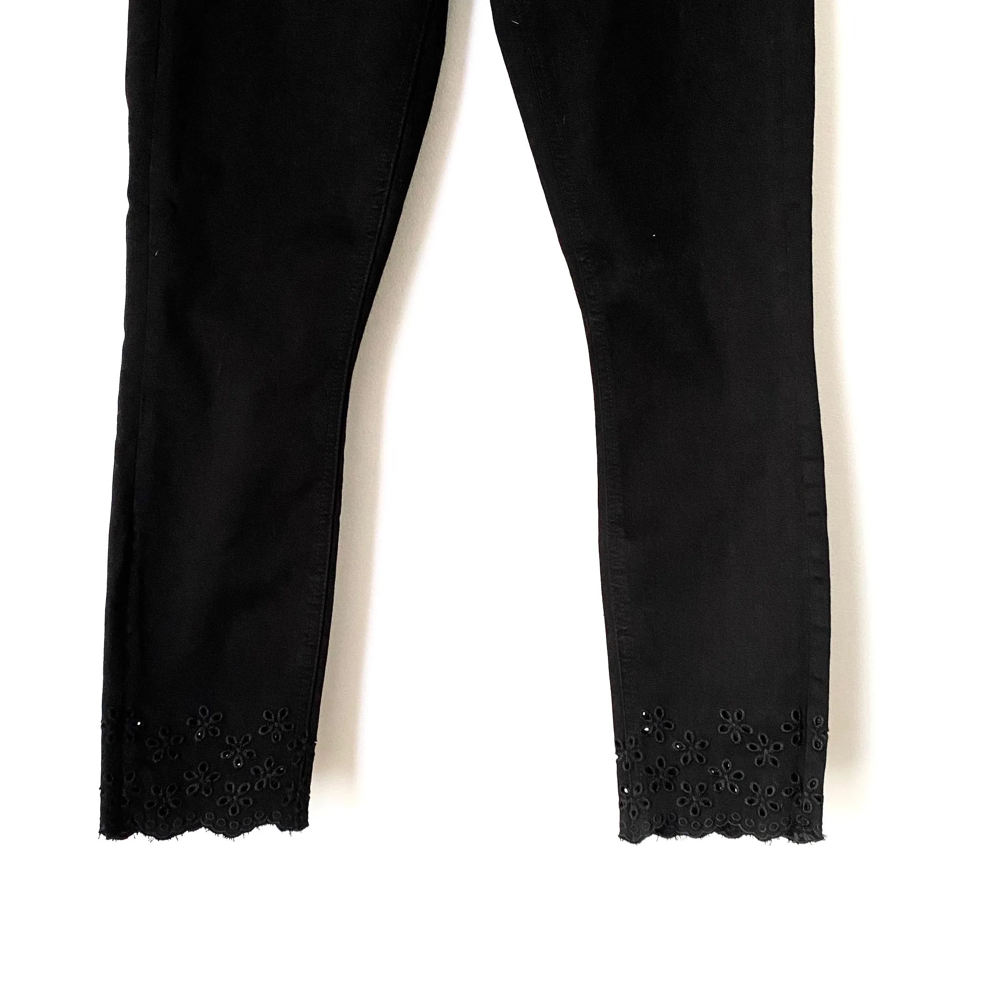 Jen 7 by 7 for all Mankind Black Eyelet Hem Skinny Jeans NWT- Size 2 (Jana Inseam 26”)