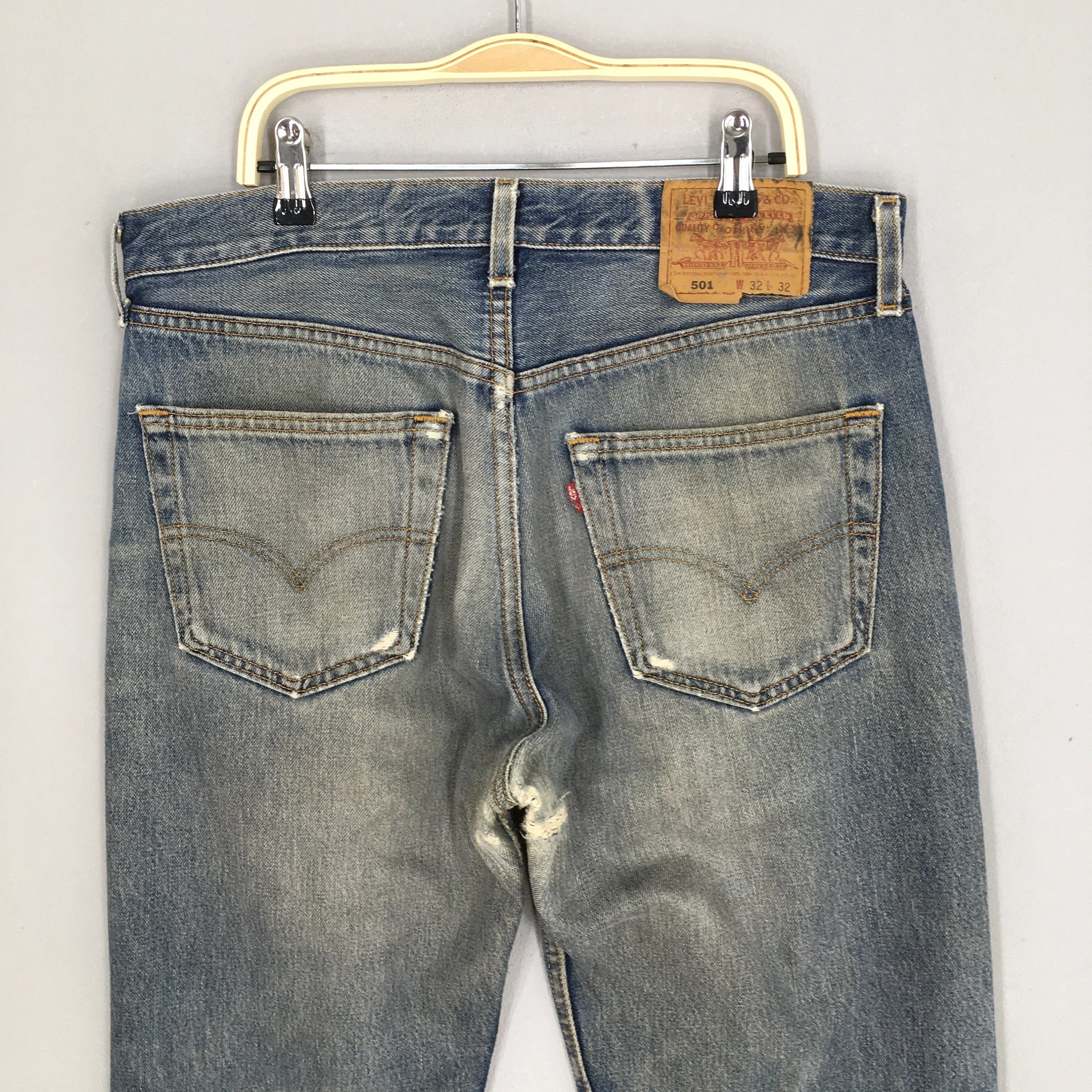 Levi's 501 Faded Distressed Jeans Size 31x29