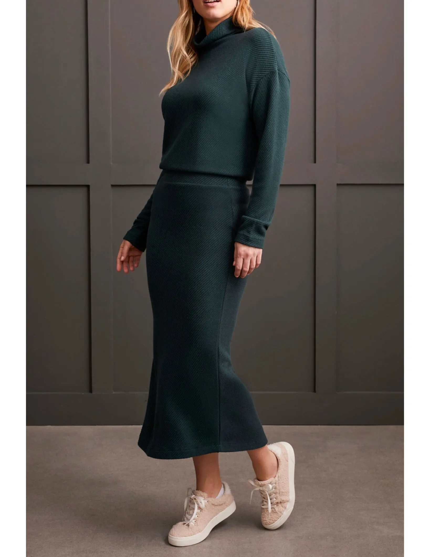 PULL-ON MIDI SKIRT
