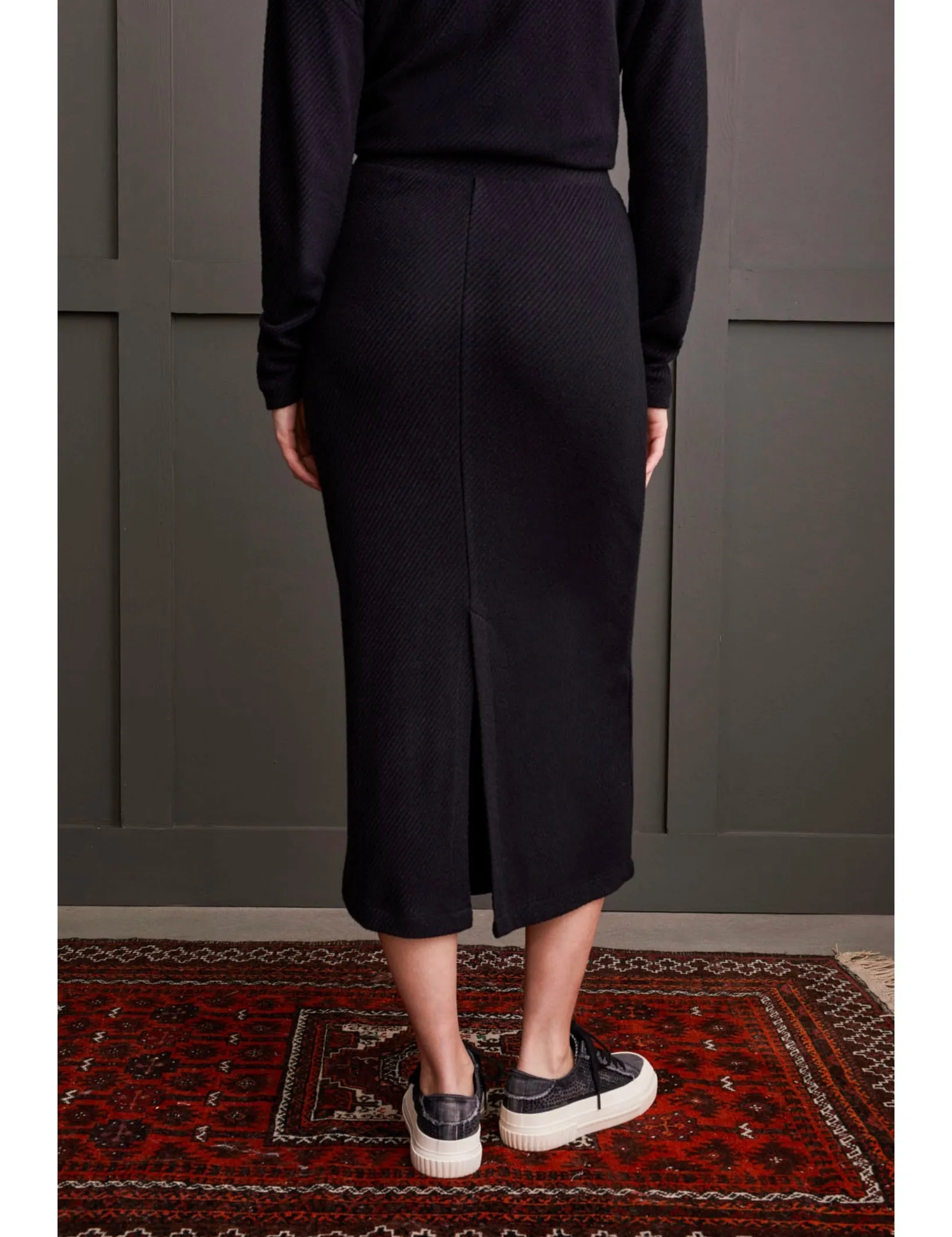 PULL-ON MIDI SKIRT