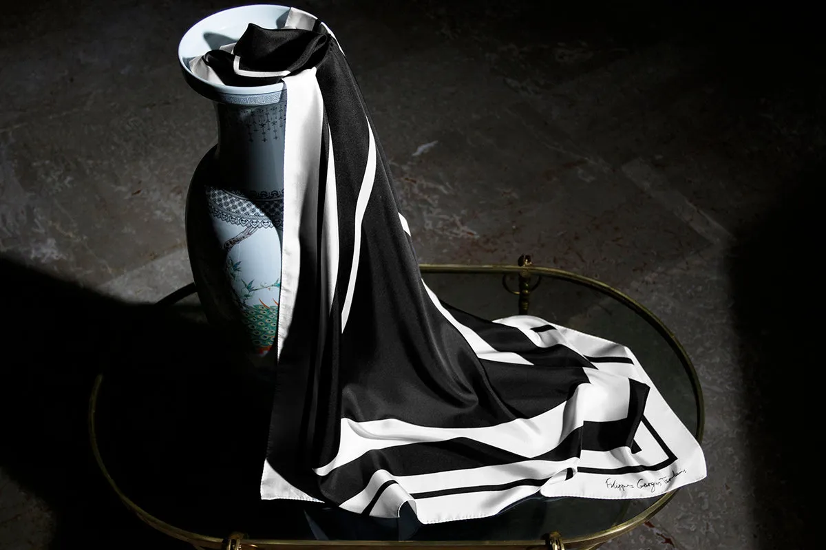 "B&W Perspective Square" scarf 90