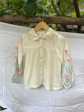 WHITE POMPOM TOP