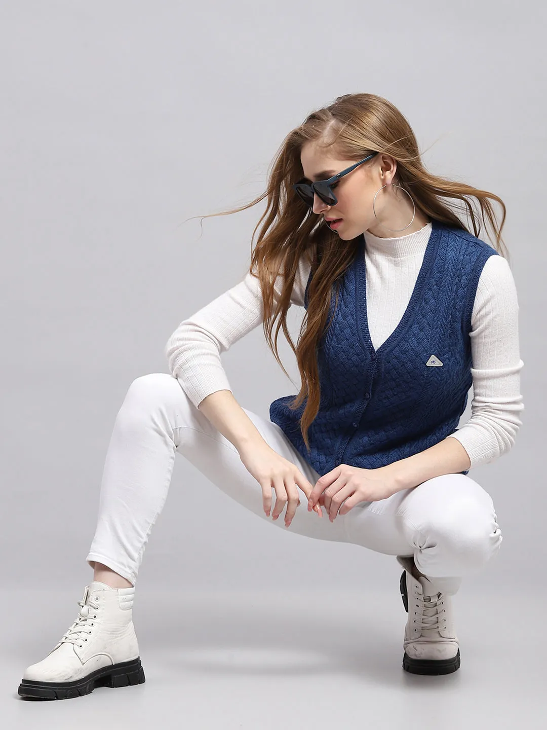 Women Blue Self Design V Neck Sleeveless Cardigan